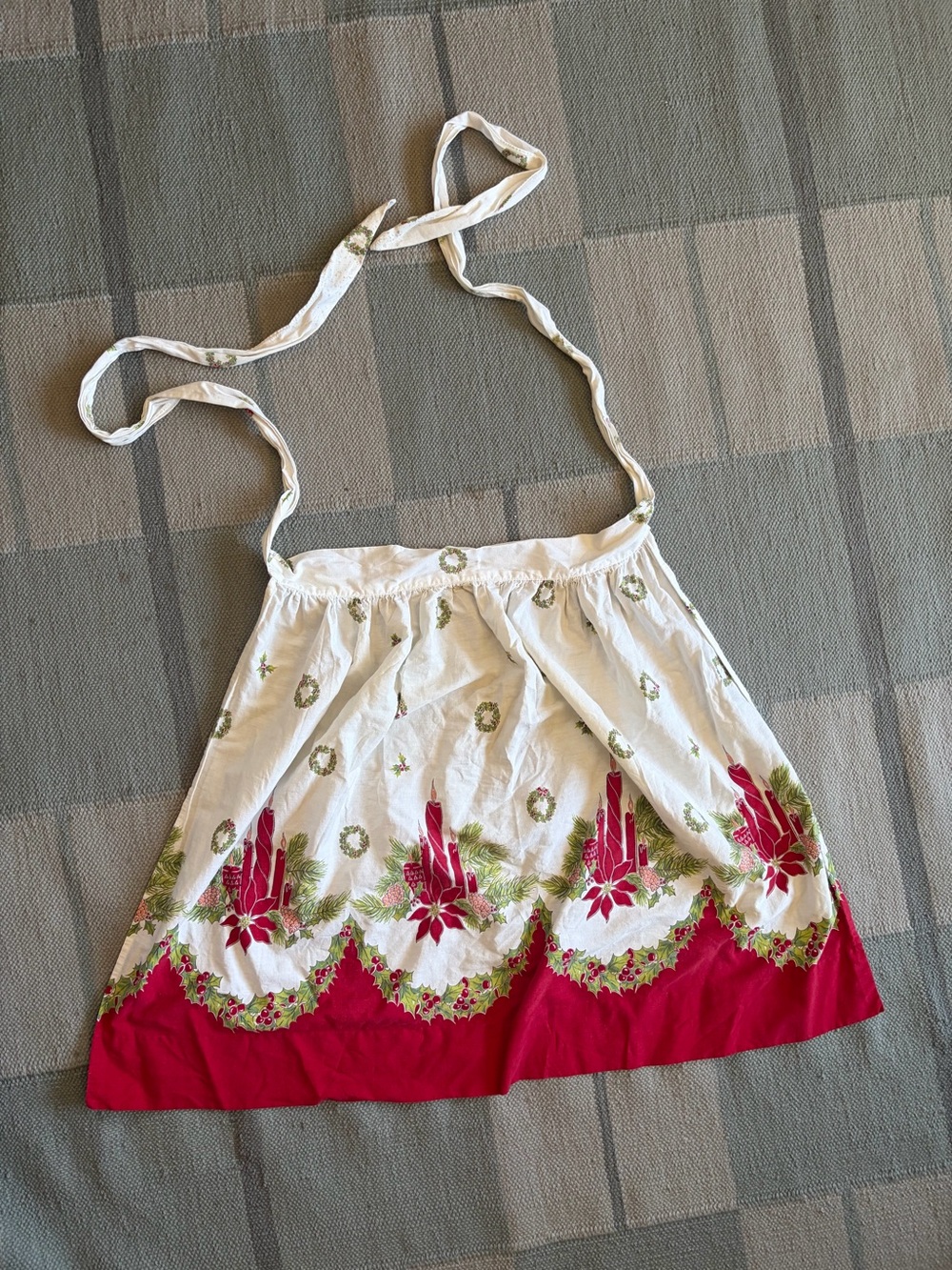 Vintage White & Red Holiday Christmas apron